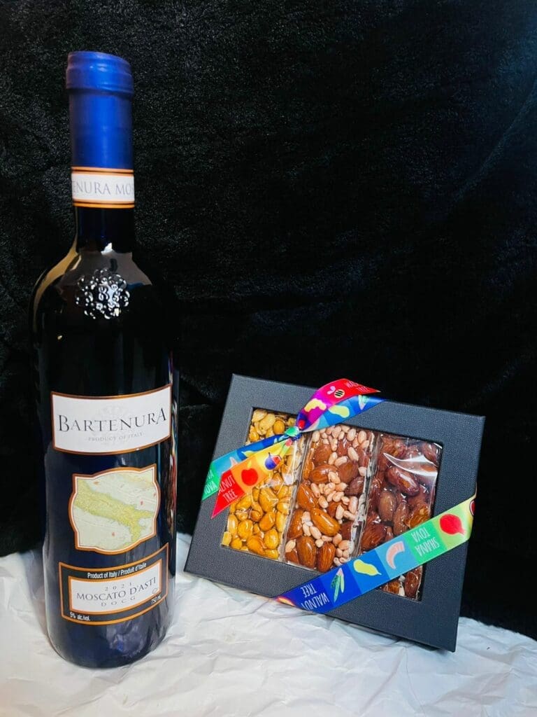 Wine and Bars Gift Combo